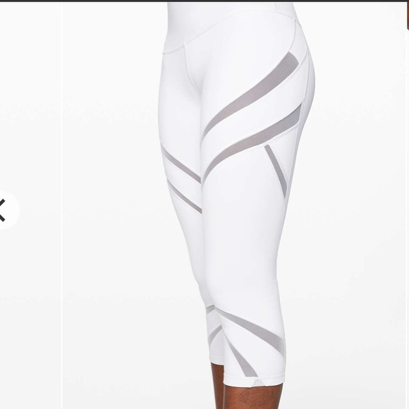 Bundle of TWO! Lululemon 12 white Wunder Under HR Crop 21” Mesh - Picture 4 of 5